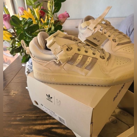 New Bad Bunny Adidas sneakers - Picture 2 of 4